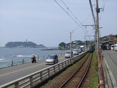 鎌倉高校前駅と、江ノ島