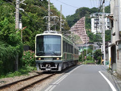 ちょうど道路が、線路分くらいの幅でしょうか…