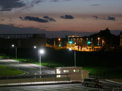 ホテルから見た夜明け…写真奥が北九州空港です