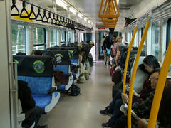 最近の東京を走る列車の雰囲気も受け継いでますね