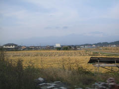 浅間山が薄っすらと姿を現してました！
