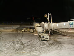 最後は、旭川空港での、こんな写真で…（笑）