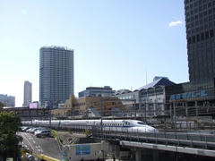 少しクラシカルな雰囲気の、モノレール浜松町駅