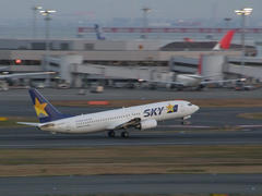 展望デッキからは、離陸する飛行機が勿論見えます