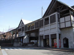 ユニークな外観の川治温泉駅