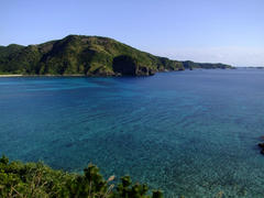 慶留間島の形状がよく分かります