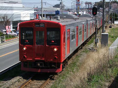 本数は少ないですが、快速も運転されています