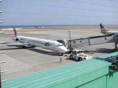 大分空港は、海に面した空港です