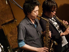 今回はアルト・サックスで参戦の村瀬和広さん
