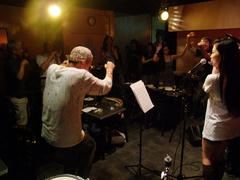 ジャズのライブハウスとは思えない風景！