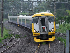 今の外房線特急の主力車両は、このＥ２５７系