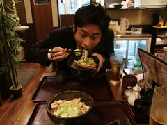 藤田君と、本番前に腹ごしらえ