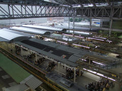 上から駅全体を見ると、こんな感じです