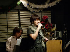 折井さんは、邦楽曲を中心に…