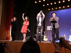 ２都市目、青島でのライブ公演後