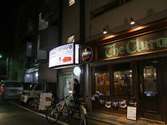 Green Apple は、このビルの２階に位置します