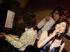 それぞれの“攻め”の１音が、曲の雰囲気を引っ張っていきます