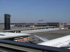 成田空港第２ターミナルの風景