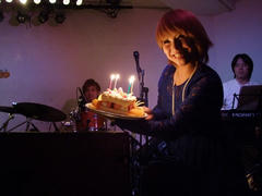 お店から用意された誕生日ケーキ♪