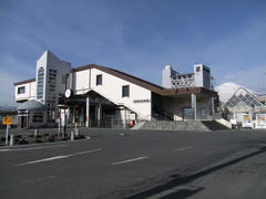 青空の中の御殿場駅（写真は、帰りに撮ったものです）