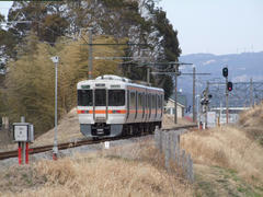 裾野駅の沼津側にて…まだ勾配は途中のようです