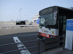 空き時間を利用して、バスで関西空港の展望台へ…