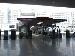 関西空港駅から見たエアロプラザ