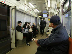 運転士も車掌も乗務する、筑豊電鉄の車内風景