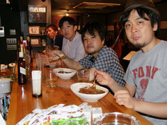 本番前には、恒例のカレー・タイム！