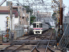 奥に進んでいるのではなく、停車中なのです