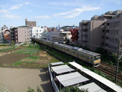 京王稲田堤駅ホームからの眺めです