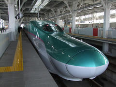 真新しい新幹線Ｅ５系