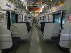 高崎線、湘南新宿ラインの主力、Ｅ２３１系の車内