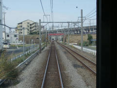 熊谷駅手前で、秩父鉄道と上越新幹線の下を潜ります