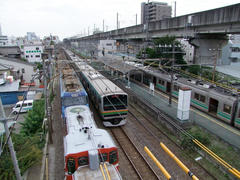 右が秩父鉄道の上熊谷駅。高崎線に駅はありません