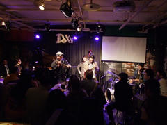 １１日、栄（名古屋）の Doxy にて！