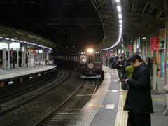 阪急電鉄、十三駅にて