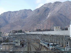 新幹線が開通すると、風景も一変しますね