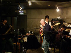 ５人編成の、さばいばるいとう UNIT！