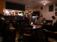 なかなかな盛況のお店でした