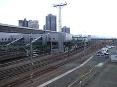 盛岡駅…在来線は地平ホームとなります