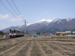 田沢湖駅に向かう普通列車