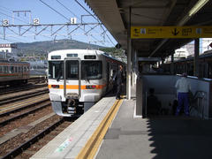 中津川駅にて…この辺りからローカル色が濃くなってきます