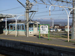 遠くに八ヶ岳を望みます