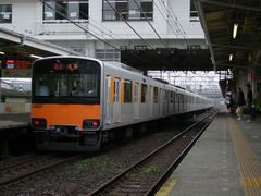 森林公園駅にて…写真は５００００系初期車