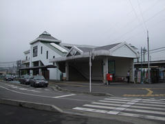 駅舎も建て替えられた武蔵嵐山駅