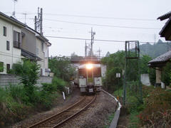 八高線（下）を跨ぎます