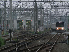 森林公園駅にて、夕ラッシュ時からは５００９０系の出番です！