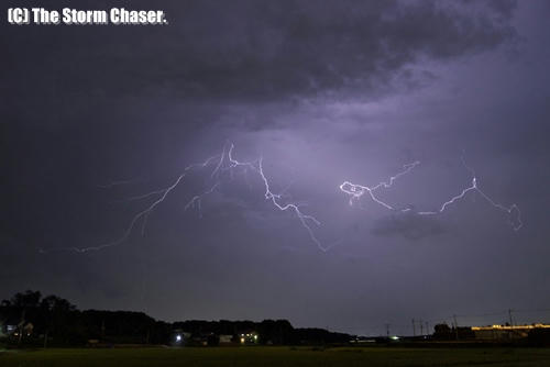 雲間雷