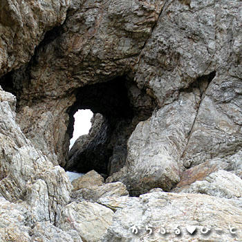 日出の石門岩穴